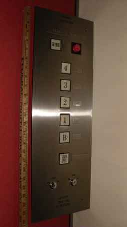 unknown_elevator_buttons..jpg
