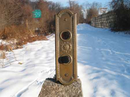 Vintage_otis_call_station.jpg